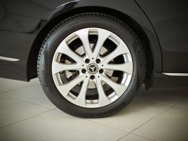 Mercedes-Benz E 220 34