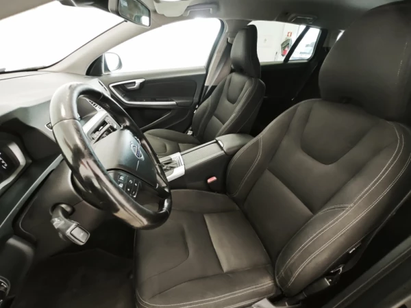 Volvo V60 D2 Geartronic Powershift Edition 33