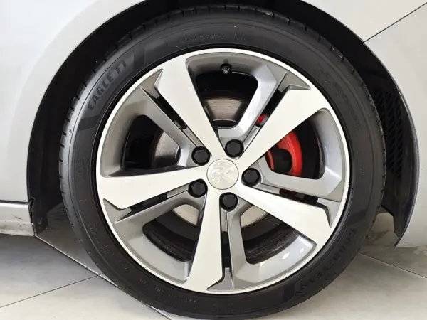 Peugeot 308 1.2 PureTech Allure Pack 5