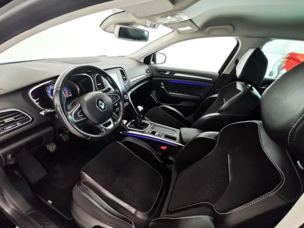 Renault Mégane ENERGY TCe 130 INTENS 26