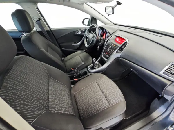 Opel Astra 1.3 CDTi Executive 37