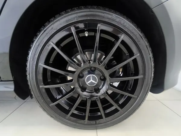Mercedes-Benz A 180 CDI (BlueEFFICIENCY) AMG 12