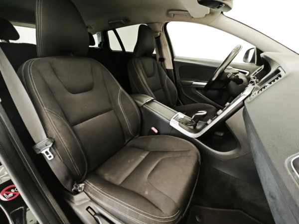 Volvo V60 D2 Geartronic Powershift Edition 40