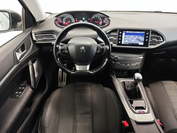 Peugeot 308 1.2 PureTech Allure Pack 24