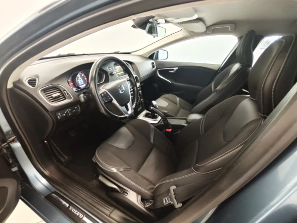 Volvo V40 1.6 D2 Momentum 5