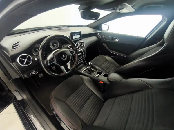 Mercedes-Benz A 180 (BlueEFFICIENCY) AMG Sport 38