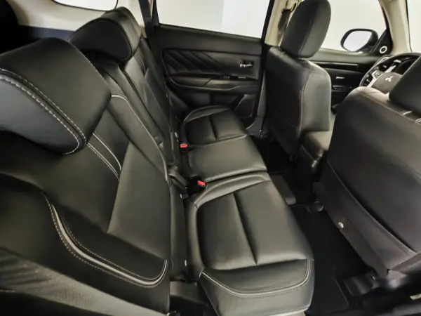 Mitsubishi Outlander 2.0 PHEV Instyle 53