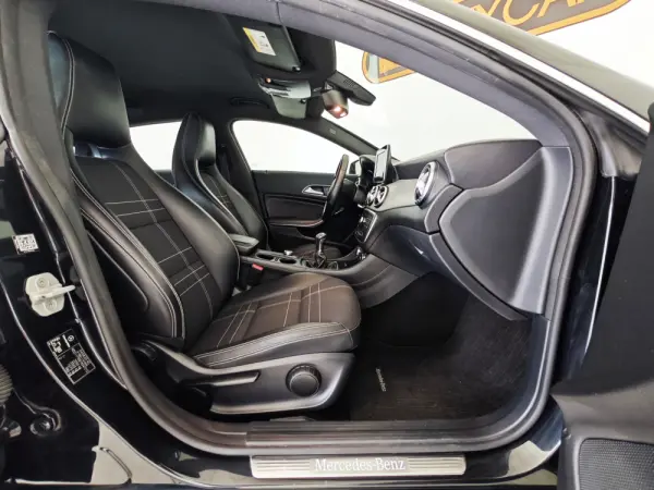 Mercedes-Benz CLA 200 d Shooting Brake Urban 42