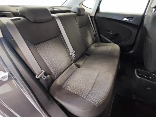 Opel Astra 1.3 CDTi Executive 8