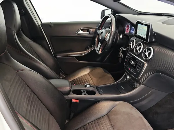 Mercedes-Benz A 180 Autotronic 38