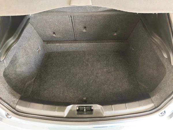 Volvo V40 1.6 D2 Momentum 9