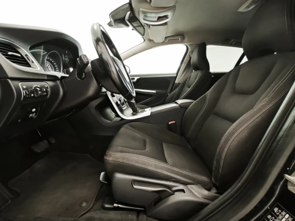 Volvo V60 D2 Geartronic Powershift Edition 37