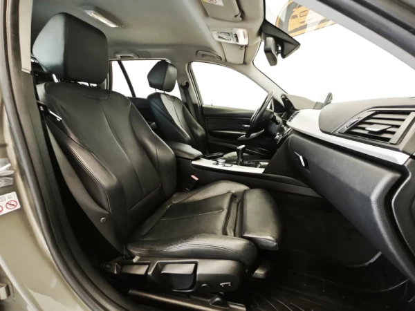 BMW 318 d Touring Line Luxury 28