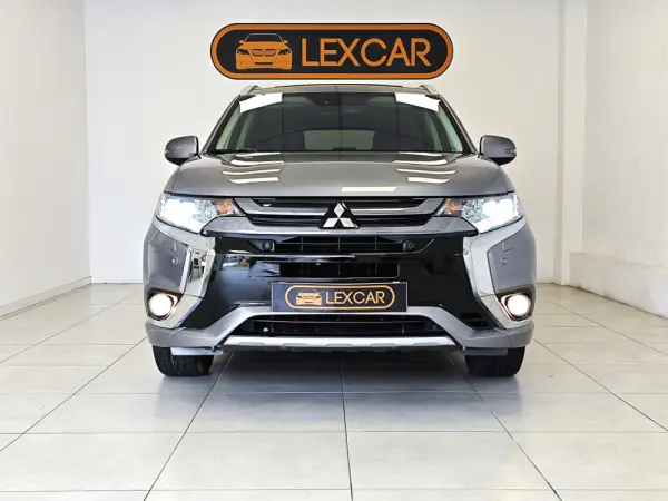 Mitsubishi Outlander 2.0 PHEV Instyle 3