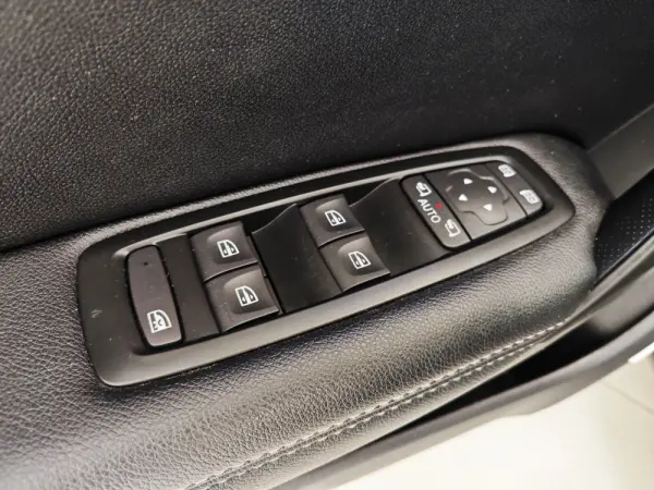 Renault Mégane ENERGY TCe 130 INTENS 27