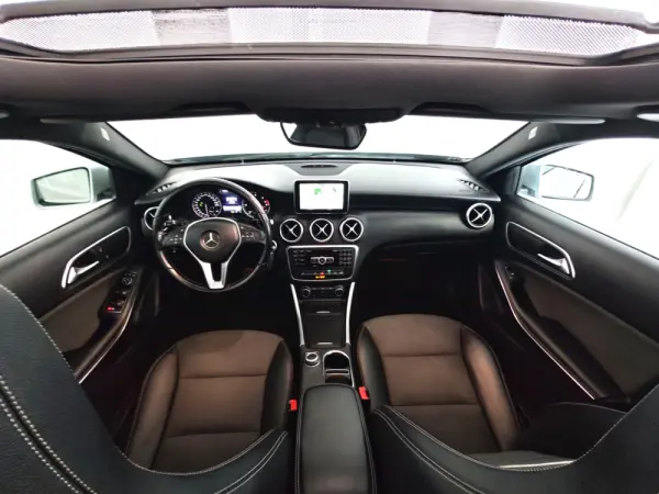 Mercedes-Benz A 180 CDi BE AMG Line Aut. 27