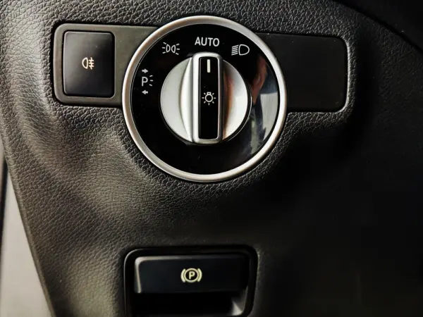 Mercedes-Benz A 180 CDi BE AMG Line Aut. 29