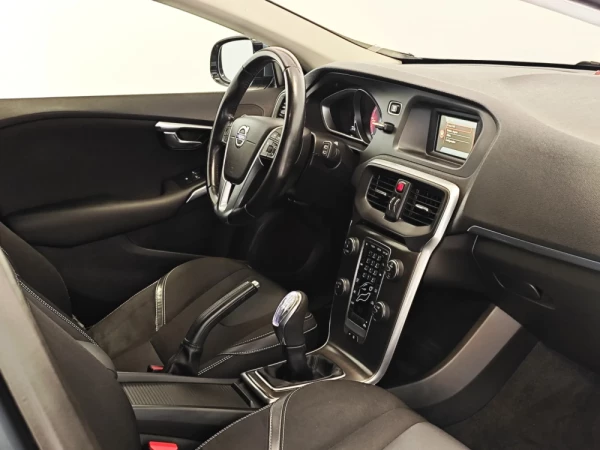 Volvo V40 1.6 D2 Momentum 6