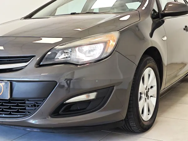 Opel Astra 1.3 CDTi Executive 19