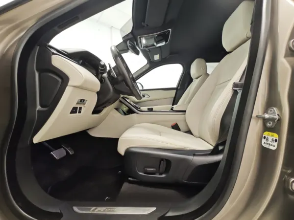 Land Rover Range Rover Velar 2.0 D R-Dynamic 31