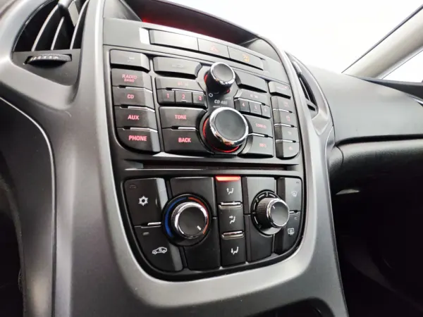 Opel Astra 1.3 CDTi Executive 36