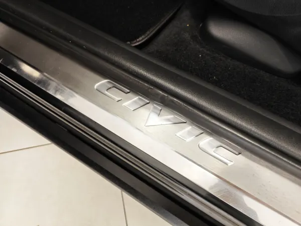 Honda Civic 1.8 VTEC Sport 30