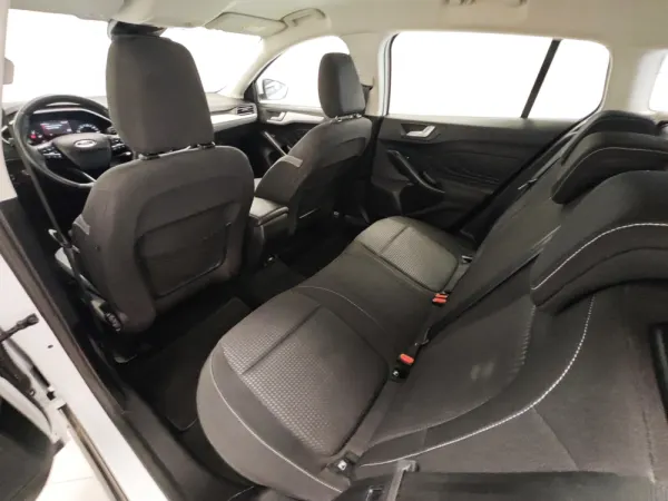 Ford Focus SW 1.0 EcoBoost MHEV Connected 8