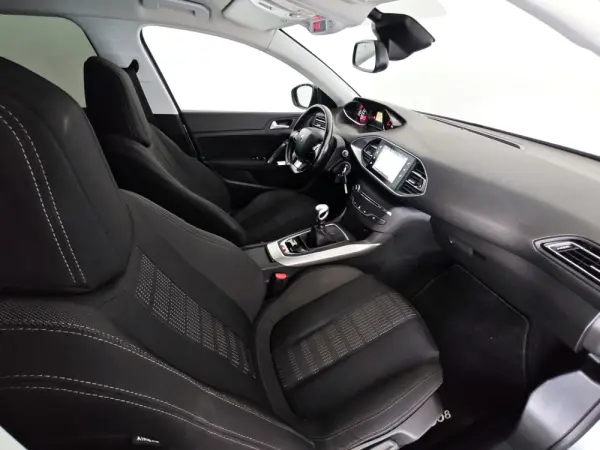 Peugeot 308 1.2 PureTech Allure Pack 36