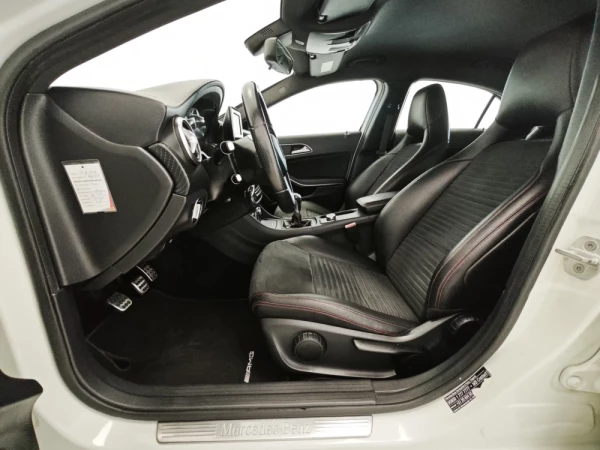 Mercedes-Benz A 180 (BlueEFFICIENCY) AMG Sport 22