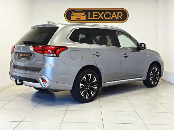 Mitsubishi Outlander 2.0 PHEV Instyle 2