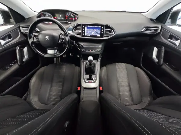 Peugeot 308 1.2 PureTech Allure Pack 25