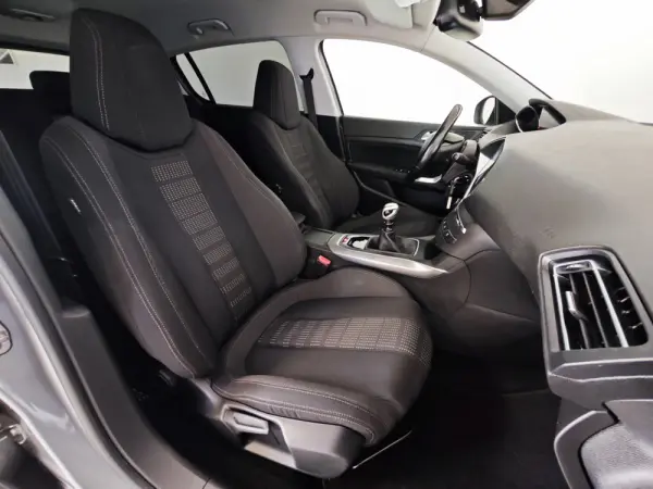 Peugeot 308 1.2 PureTech Allure Pack 8