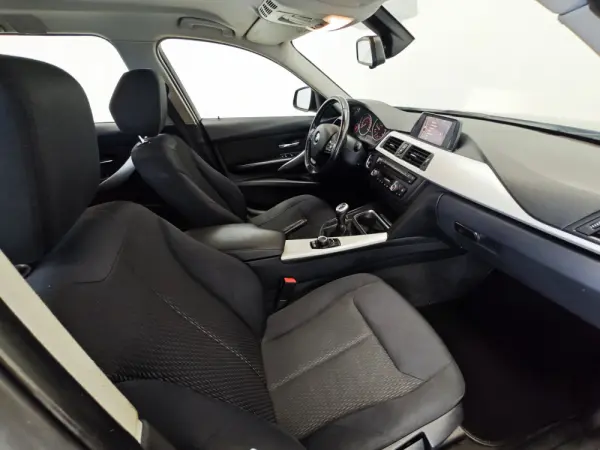 BMW 316 d Touring 37