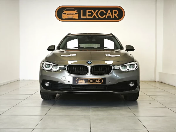 BMW 318 d Touring Line Luxury 18