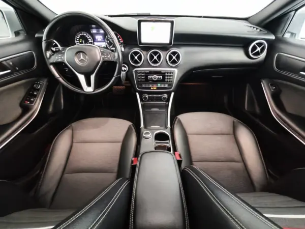 Mercedes-Benz A 180 CDi BE AMG Line Aut. 30