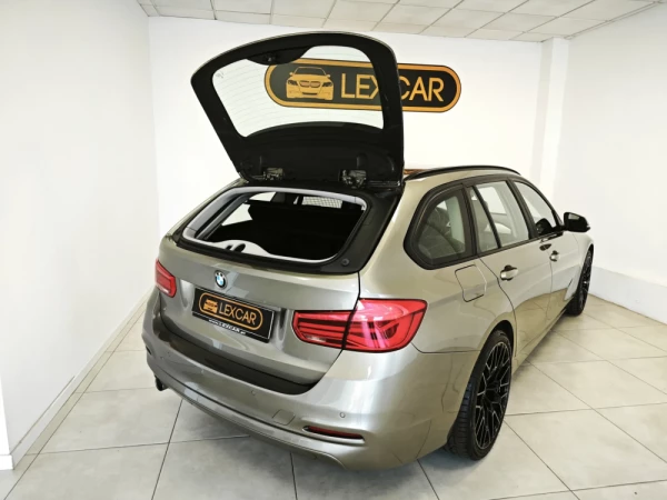 BMW 318 d Touring Line Luxury 12