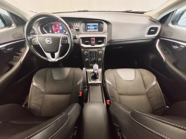 Volvo V40 1.6 D2 Momentum 22