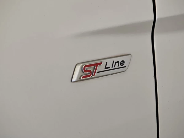 Ford Focus 1.0 EcoBoost S&S ST-Line 12