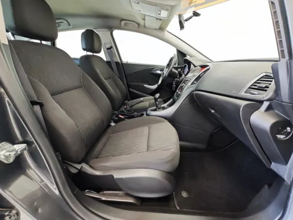 Opel Astra 1.3 CDTi Executive 35