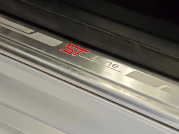 Ford Focus 1.0 EcoBoost S&S ST-Line 6