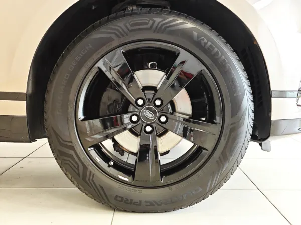 Land Rover Range Rover Velar 2.0 D R-Dynamic 11