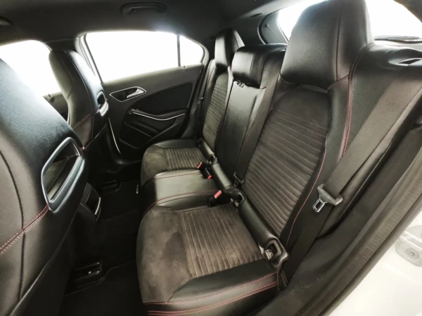 Mercedes-Benz A 180 (BlueEFFICIENCY) AMG Sport 35