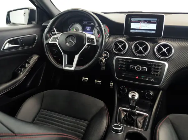 Mercedes-Benz A 180 (BlueEFFICIENCY) AMG Sport 6
