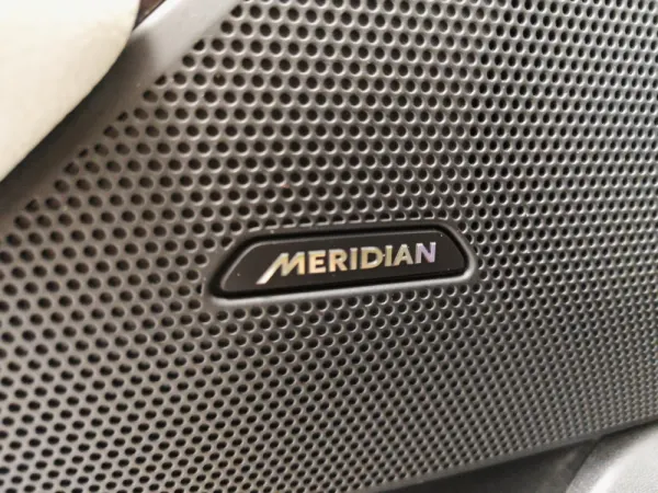 Land Rover Range Rover Velar 2.0 D R-Dynamic 40