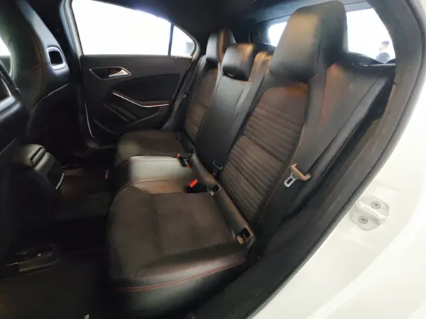 Mercedes-Benz A 180 Autotronic 44