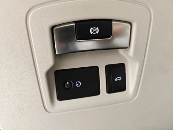 Land Rover Range Rover Velar 2.0 D R-Dynamic 42