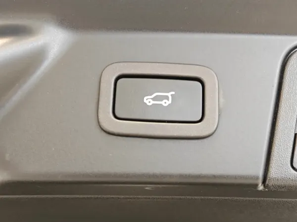 Land Rover Range Rover Velar 2.0 D R-Dynamic 29