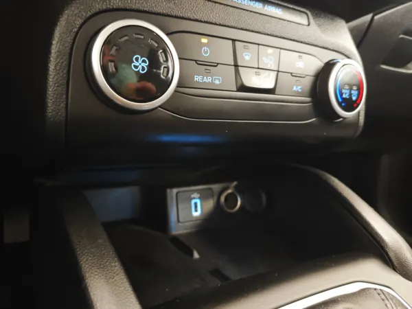 Ford Focus SW 1.0 EcoBoost MHEV Connected 28