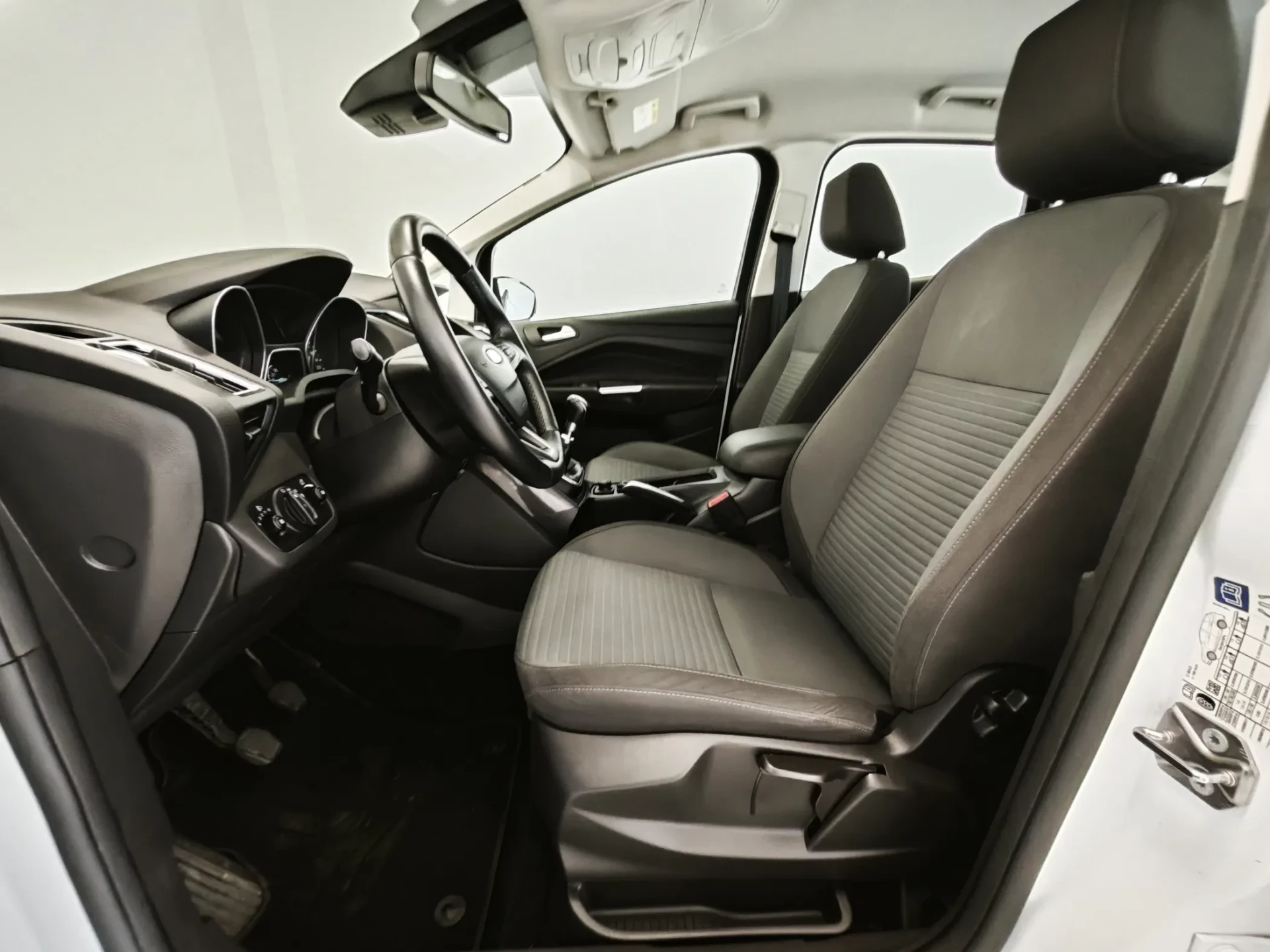 Ford C-Max 1.0 Ecoboost S&S Titanium 26