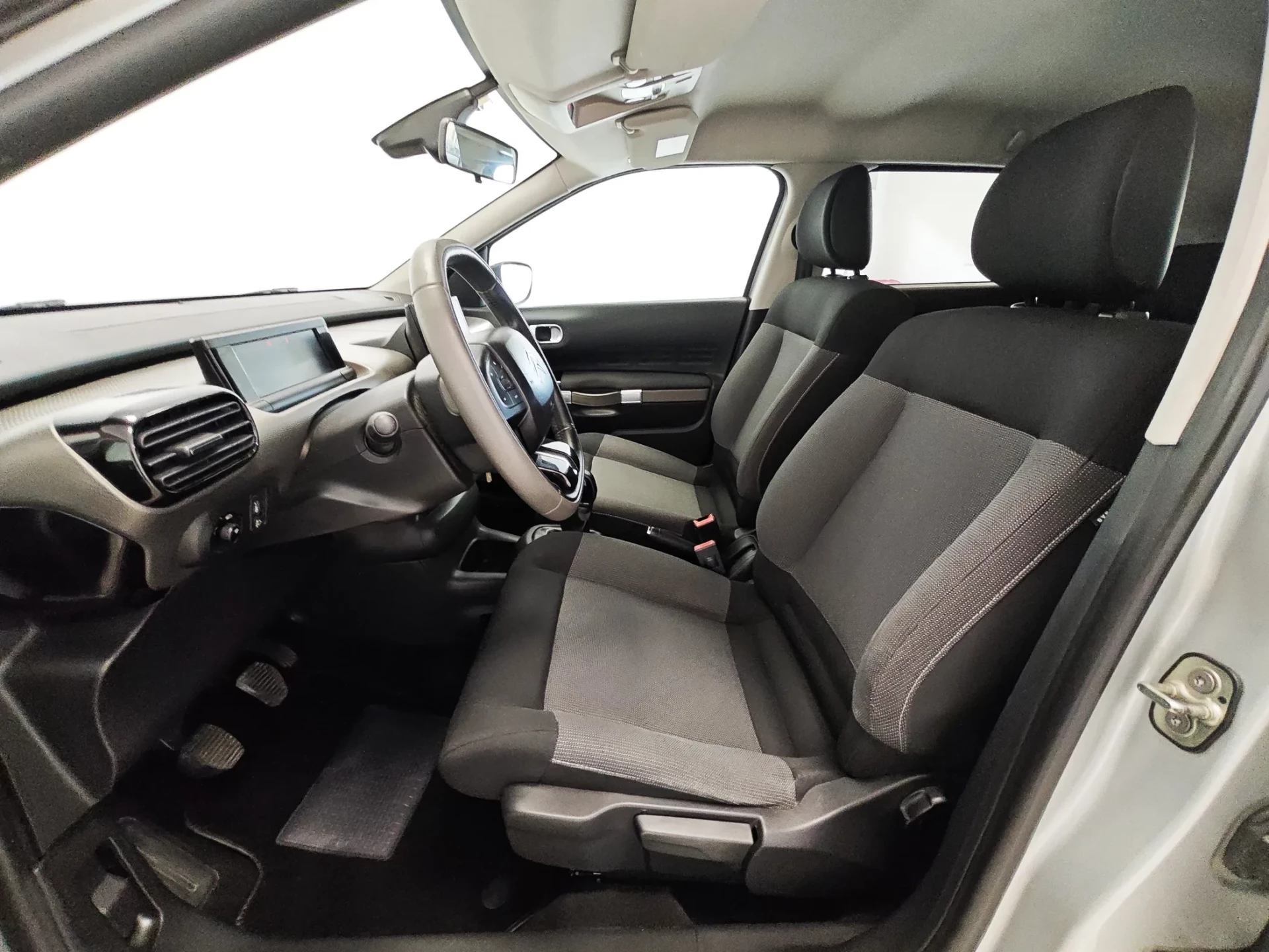 Citroën C4 Cactus 1.2 PureTech Shine 18